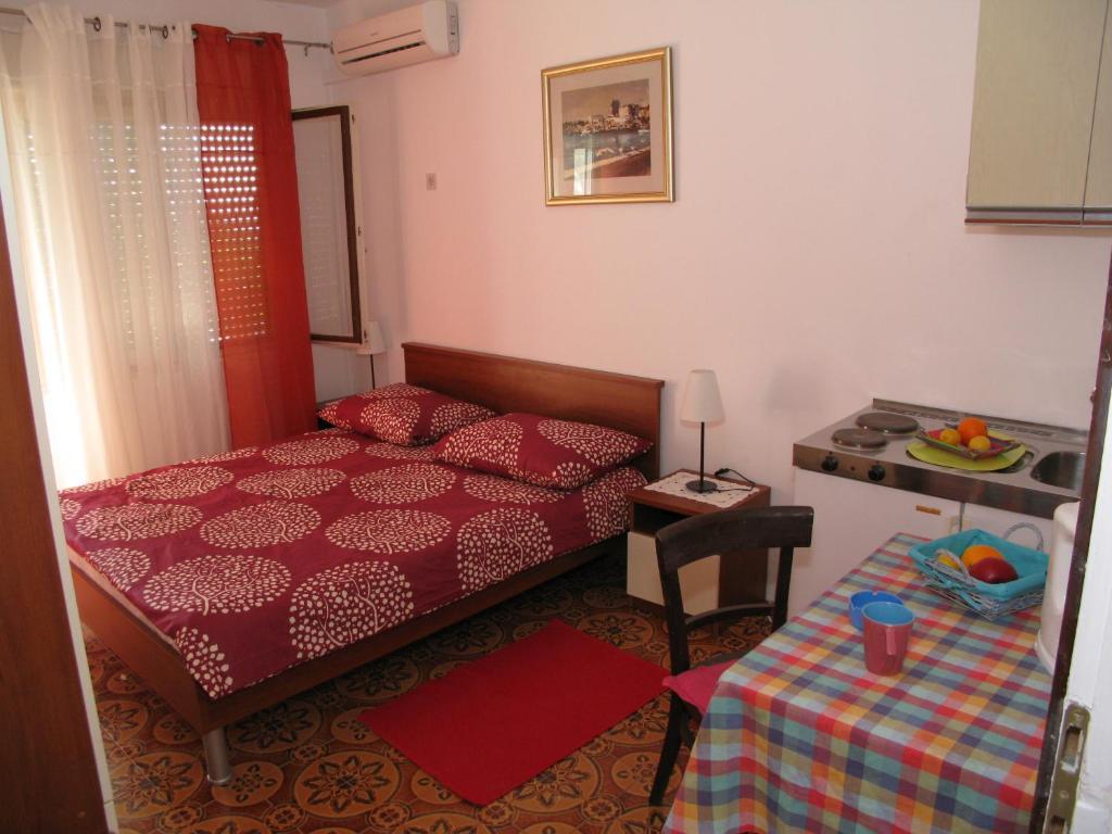 Apartments Ana 트로기르 객실 사진